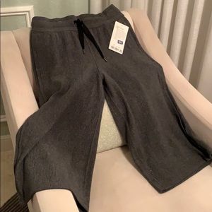 Lulu retreat yourself crop NWT size 8